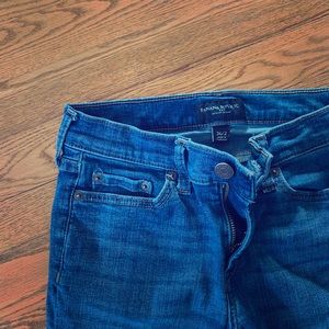 Sz 2/26 | Medium Wash Jeans | Skinny stretch | BR